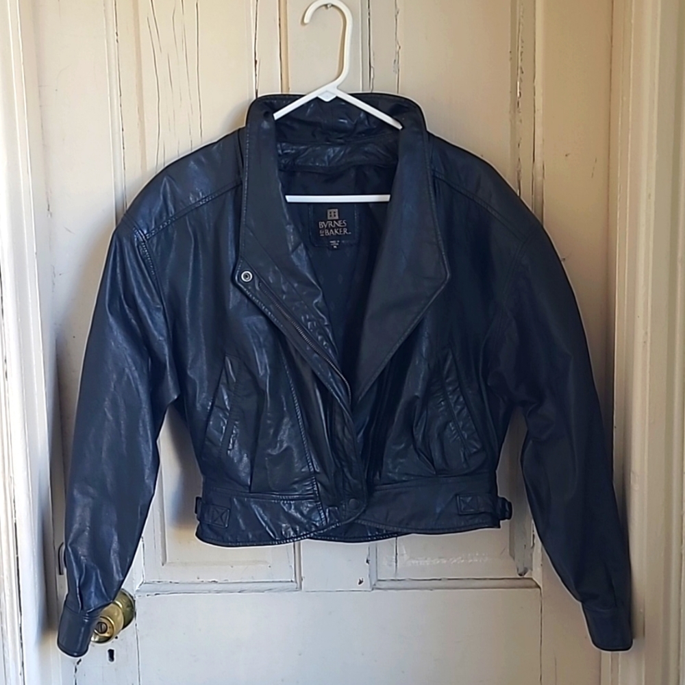 Cropped leather jacket with shoulder pads 80' silhouette!